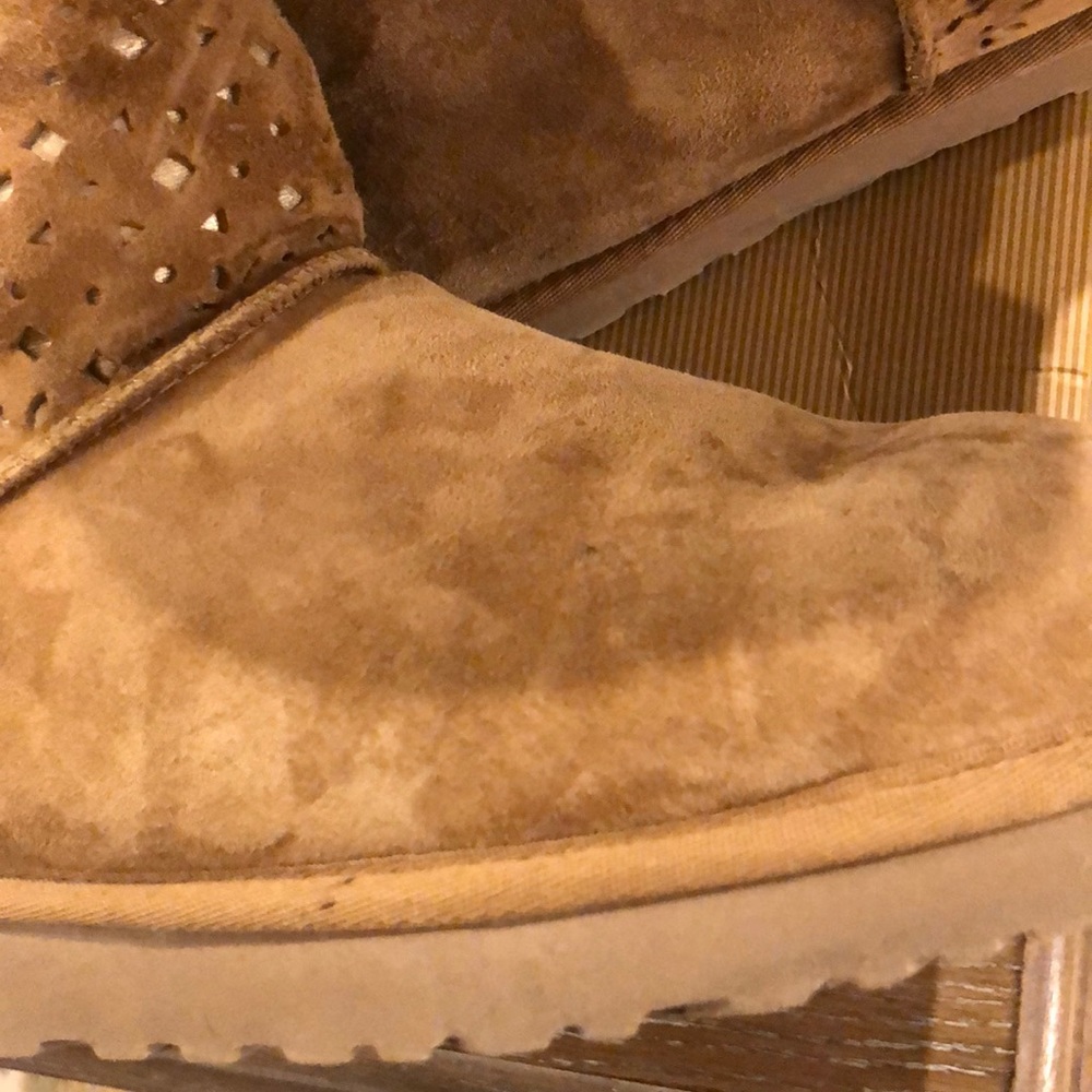 UGG classic short flora perf chestnut - Picture 8 of 8